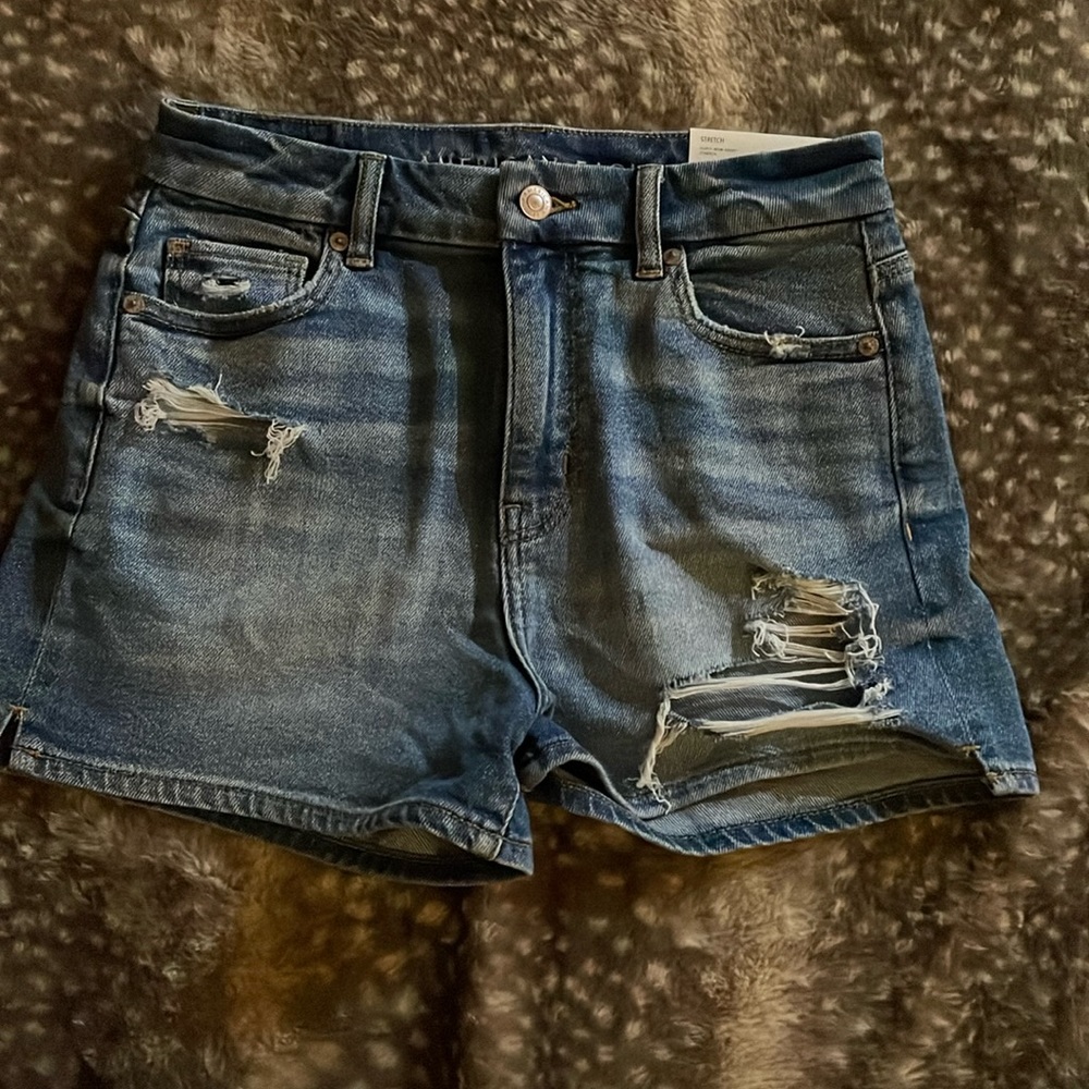 NWTs AE Curvy Mom Short